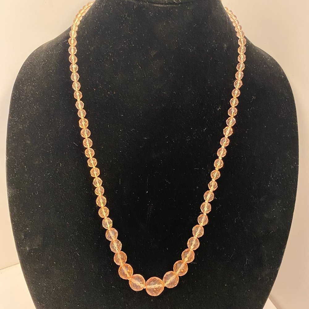NECKLACE FAUCETED CLEAR CUT GRADUATED BEADS